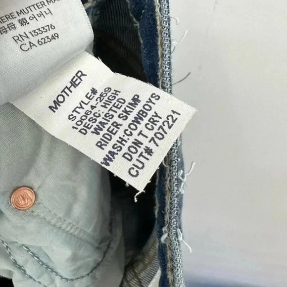 MOTHER High Waisted Rider Skimp Jeans in Cowboys Don't Cry B1267 - Picture 4 of 7
